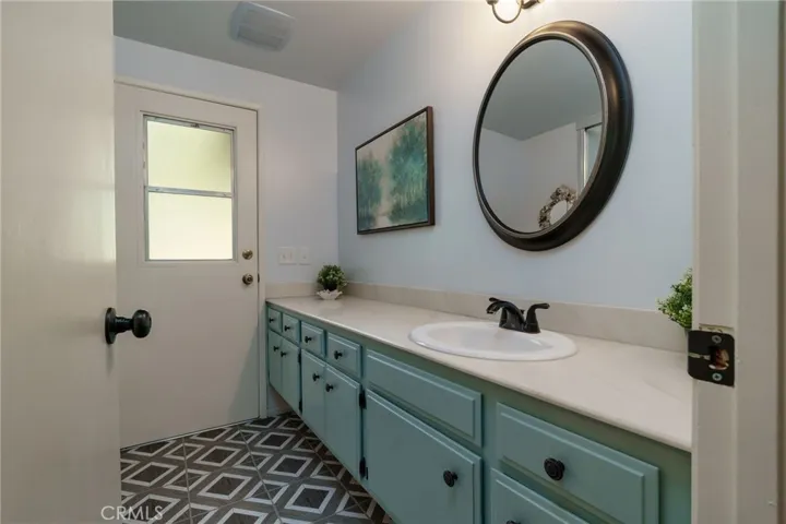 398 Day Road, Ventura, California 93003