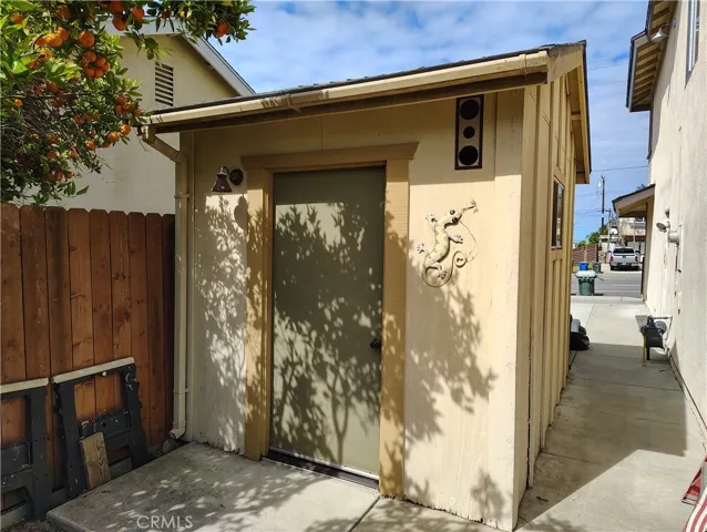 398 Day Road, Ventura, California 93003