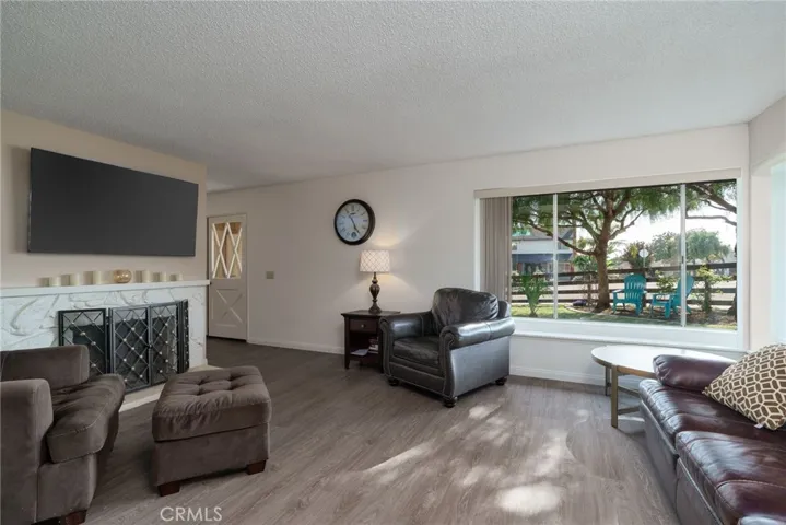 398 Day Road, Ventura, California 93003