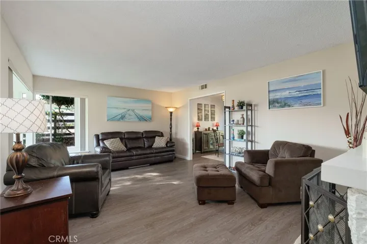 398 Day Road, Ventura, California 93003
