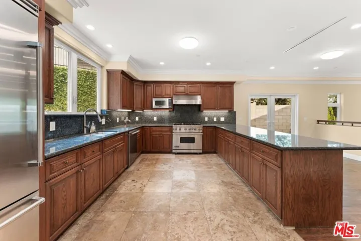 1630 Bridgeport Drive, Los Angeles, California 90065