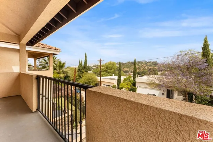 1630 Bridgeport Drive, Los Angeles, California 90065