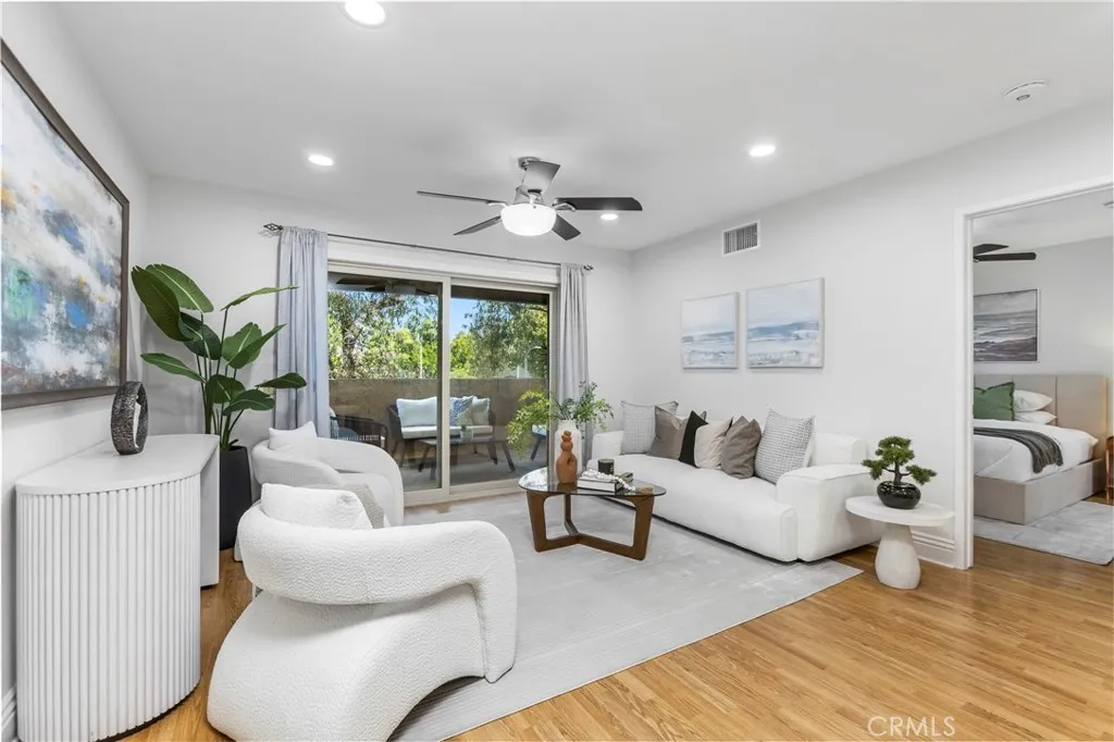 Living Room with Ceiling Fan and Recessed LIghting w/Dimmer, Laminate Floors