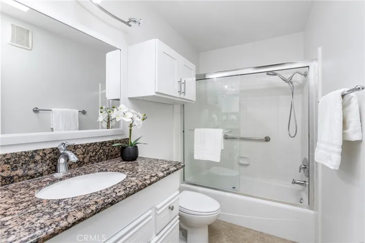 Primary En-suite Bath #1