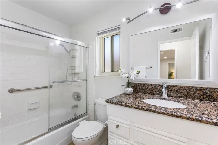 2nd Primary En-suite Bathroom
