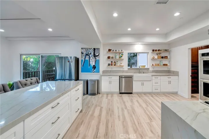 4330 Alhama, Woodland Hills, California 91364