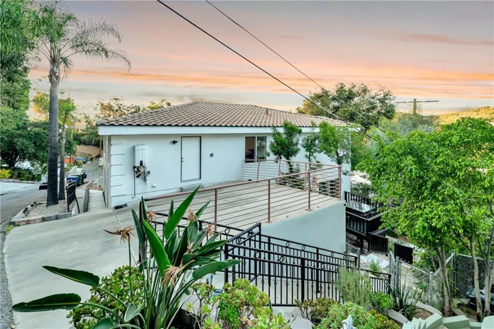 4330 Alhama, Woodland Hills, California 91364