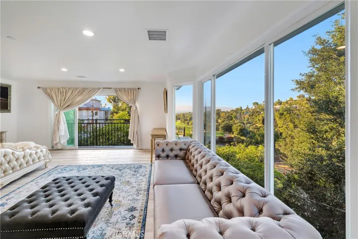 4330 Alhama, Woodland Hills, California 91364