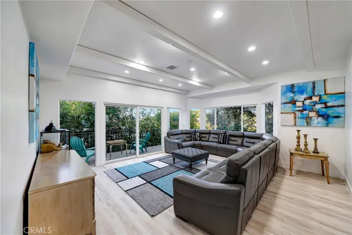 4330 Alhama, Woodland Hills, California 91364