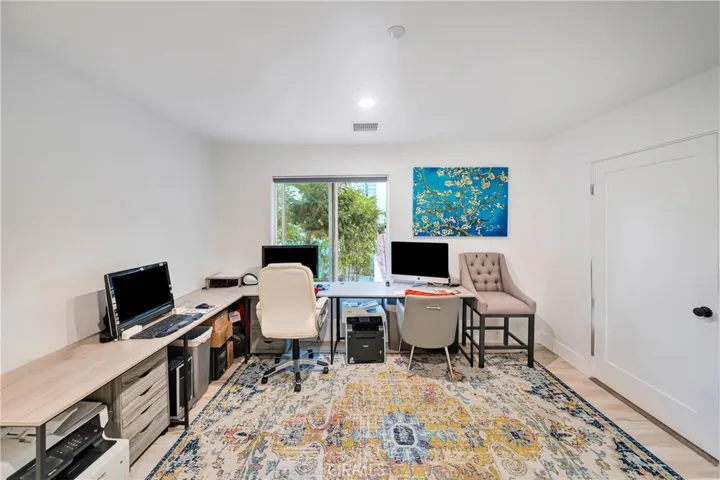 4330 Alhama, Woodland Hills, California 91364