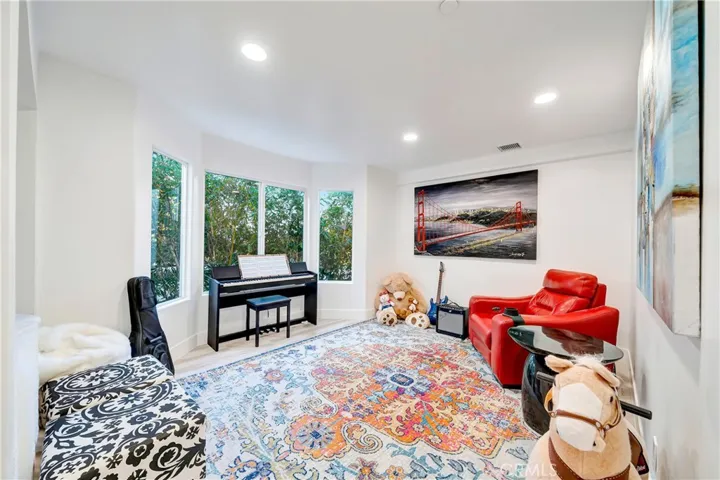 4330 Alhama, Woodland Hills, California 91364