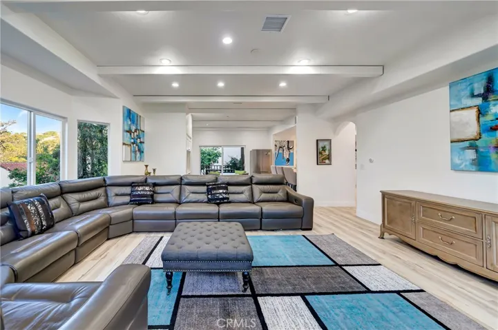 4330 Alhama, Woodland Hills, California 91364