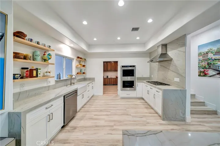 4330 Alhama, Woodland Hills, California 91364