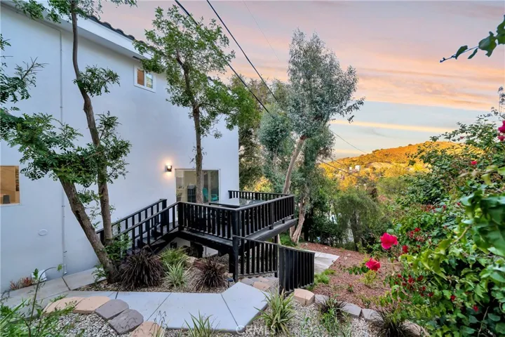 4330 Alhama, Woodland Hills, California 91364