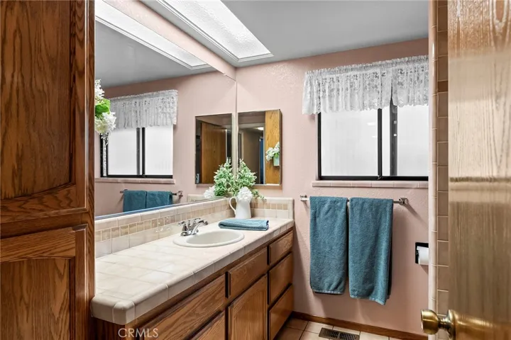 6145 Firethorn, Magalia, California 95954