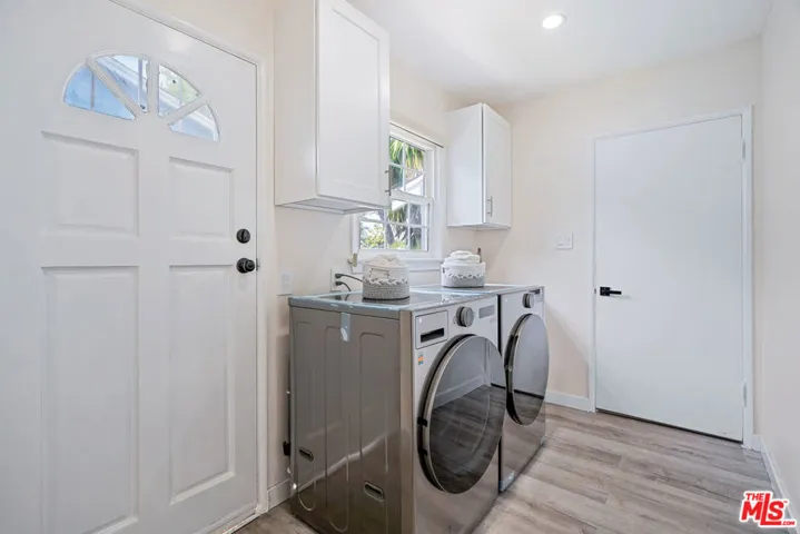 14346 Killion Street, Sherman Oaks, California 91401