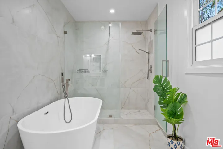 14346 Killion Street, Sherman Oaks, California 91401