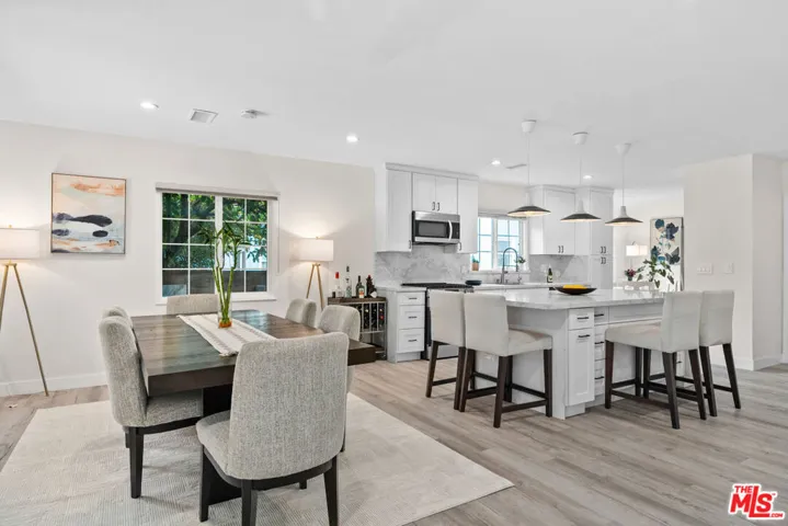 14346 Killion Street, Sherman Oaks, California 91401