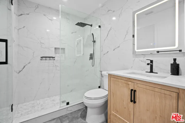 14346 Killion Street, Sherman Oaks, California 91401