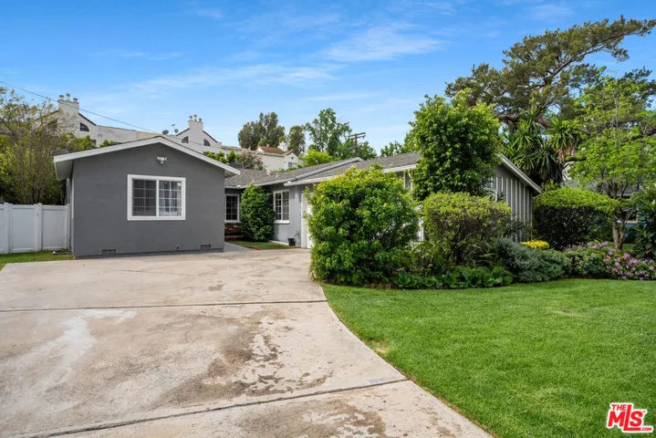 14346 Killion Street, Sherman Oaks, California 91401