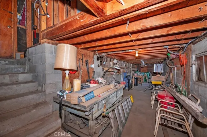 4 Lakeview Track, Fawnskin, California 92333