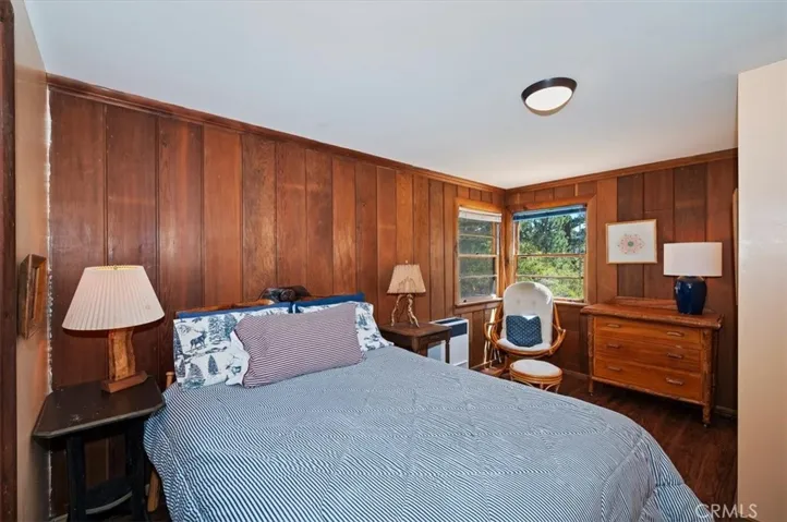 4 Lakeview Track, Fawnskin, California 92333