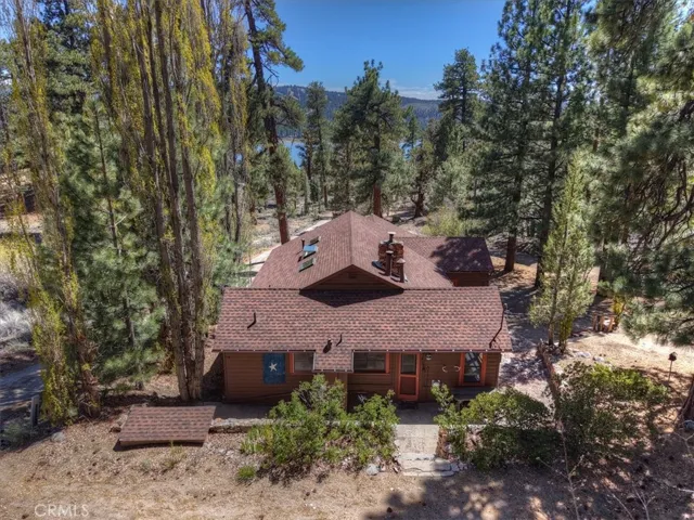 4 Lakeview Track, Fawnskin, California 92333