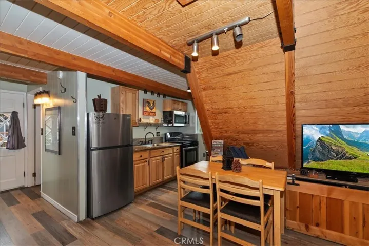 Kitchen / Dinning Area
