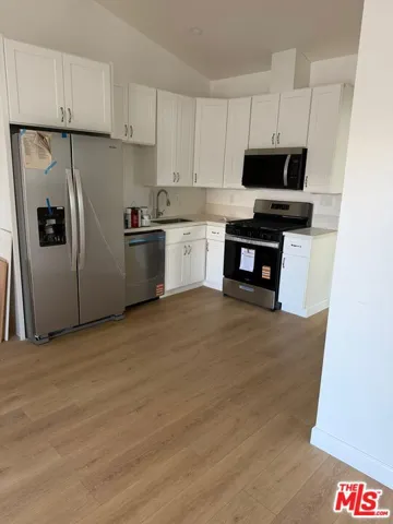 10802 1/2 S Doty Avenue, Inglewood, California 90303
