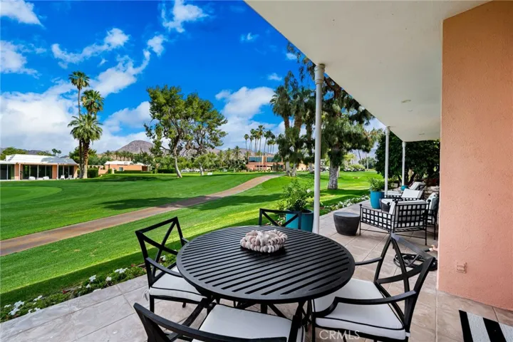 Great location and stroll to clubhouse