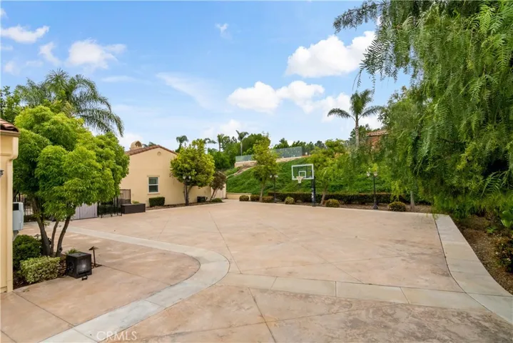 Driveway/Parking with Basketball Court