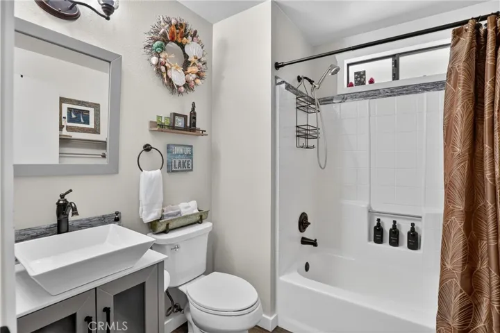 Bathroom for 2nd/3rd bedrooms