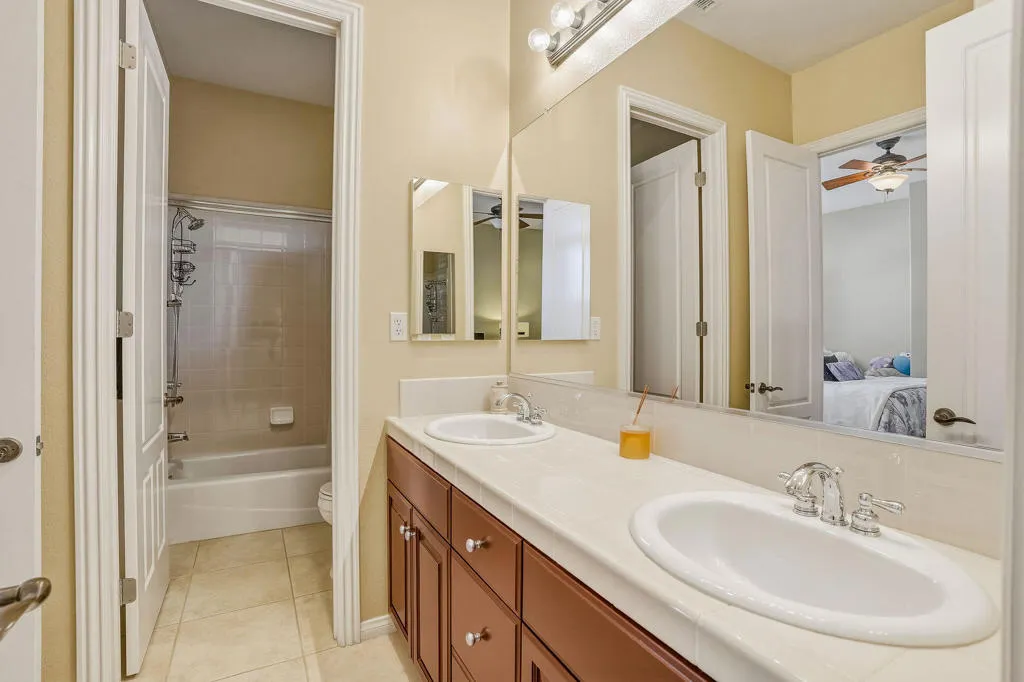 Jack & Jill Bath
