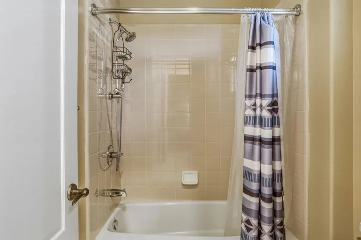Shower & Tub