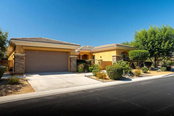 Garage/Driveway