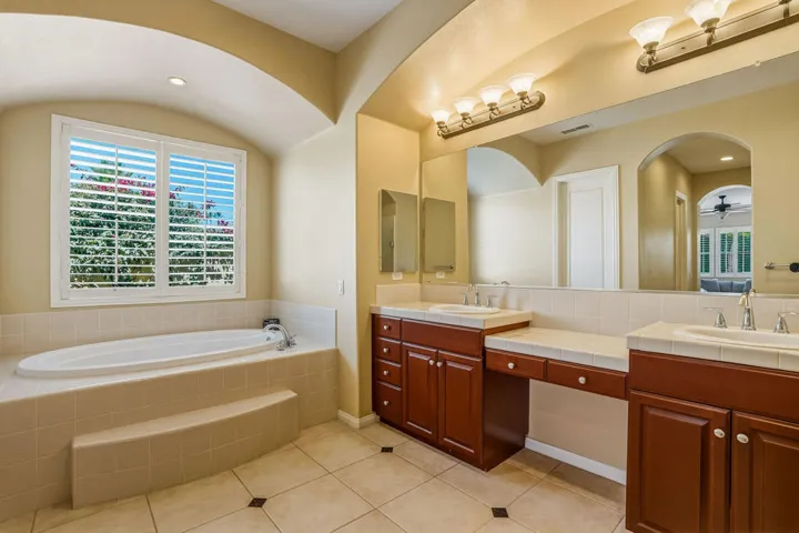 Vanity Bathtub