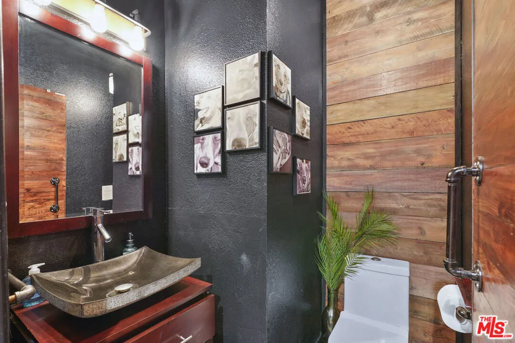 Lower Level Bath