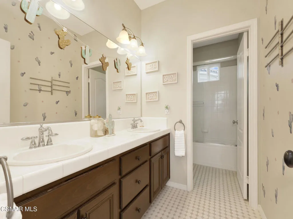 13676 Shenandoah Way, Moorpark -HsHProd-