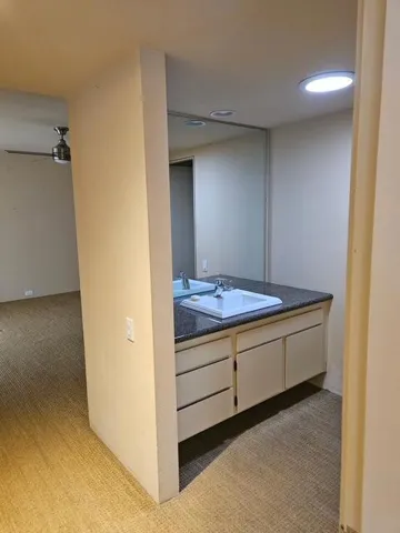 1000053835