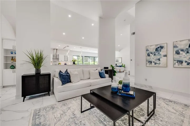 3890 Shadow Grove Road, Pasadena, California 91107