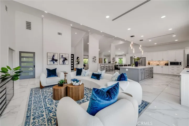 3890 Shadow Grove Road, Pasadena, California 91107