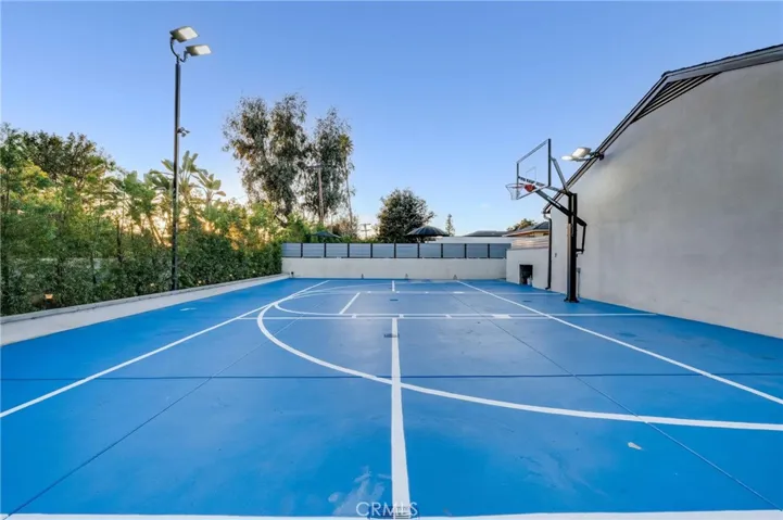 3890 Shadow Grove Road, Pasadena, California 91107