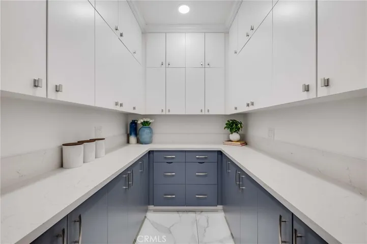 3890 Shadow Grove Road, Pasadena, California 91107