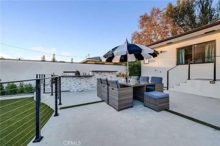3890 Shadow Grove Road, Pasadena, California 91107