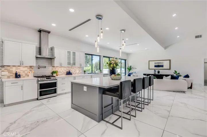 3890 Shadow Grove Road, Pasadena, California 91107