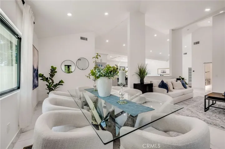 3890 Shadow Grove Road, Pasadena, California 91107