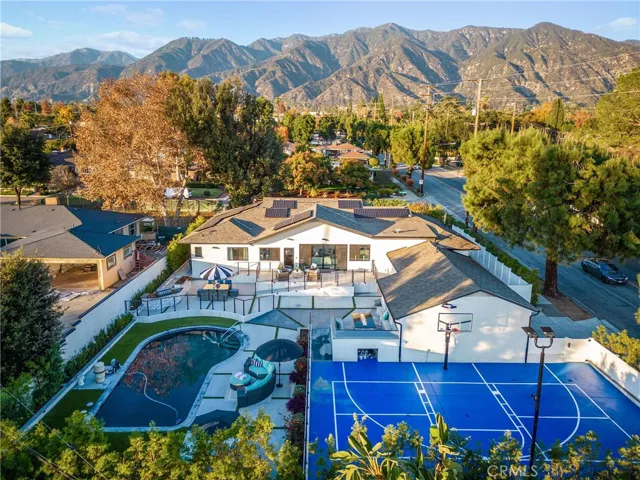 3890 Shadow Grove Road, Pasadena, California 91107
