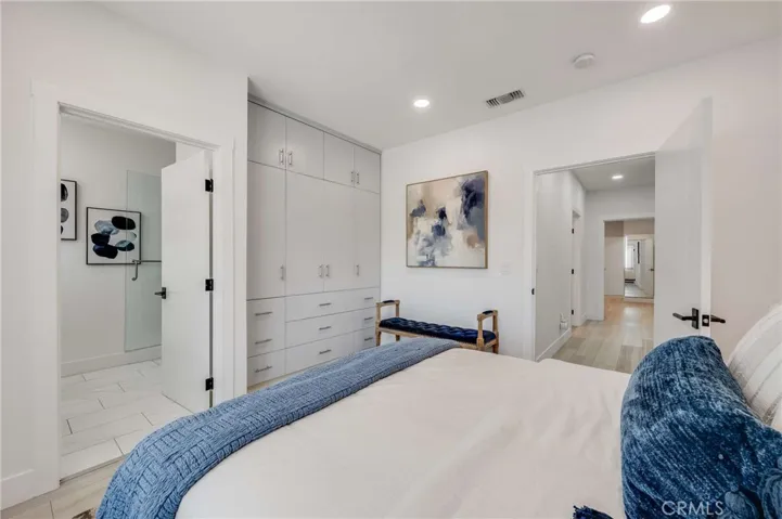 3890 Shadow Grove Road, Pasadena, California 91107