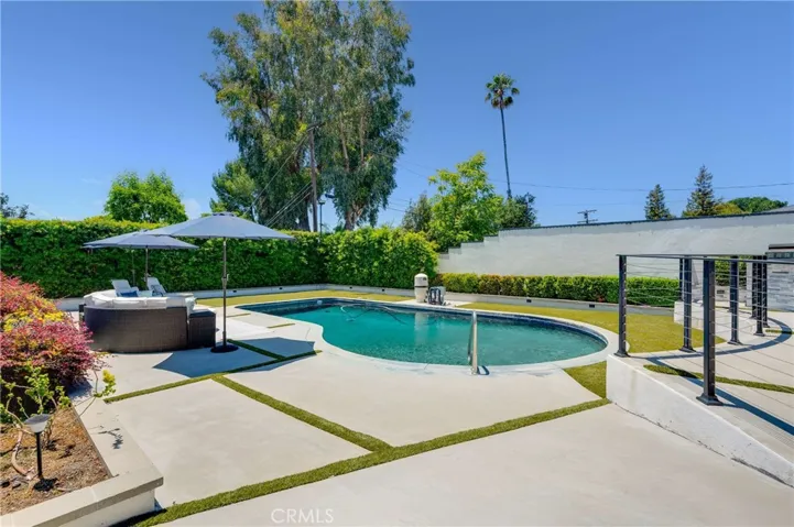 3890 Shadow Grove Road, Pasadena, California 91107