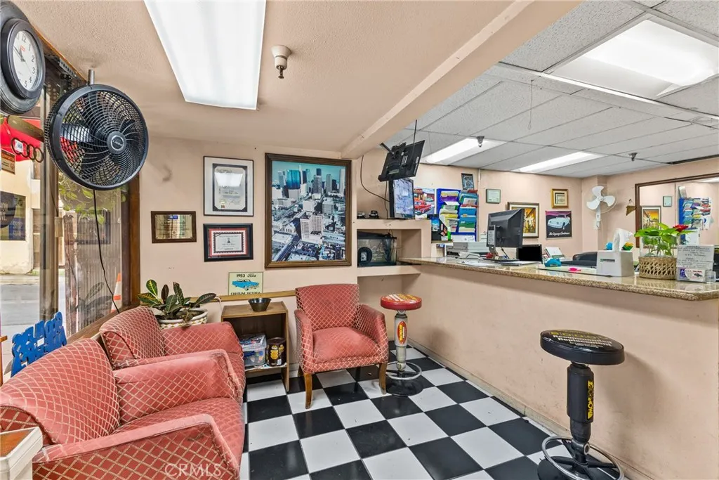 715 Witmer, Los Angeles, California 90017 — photo 4